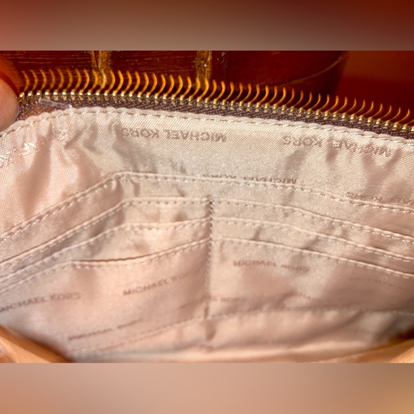 MICHAEL Michael Kors
Illustrations Drive Away Large Zip Clutch Bag - Picture 4 of 10